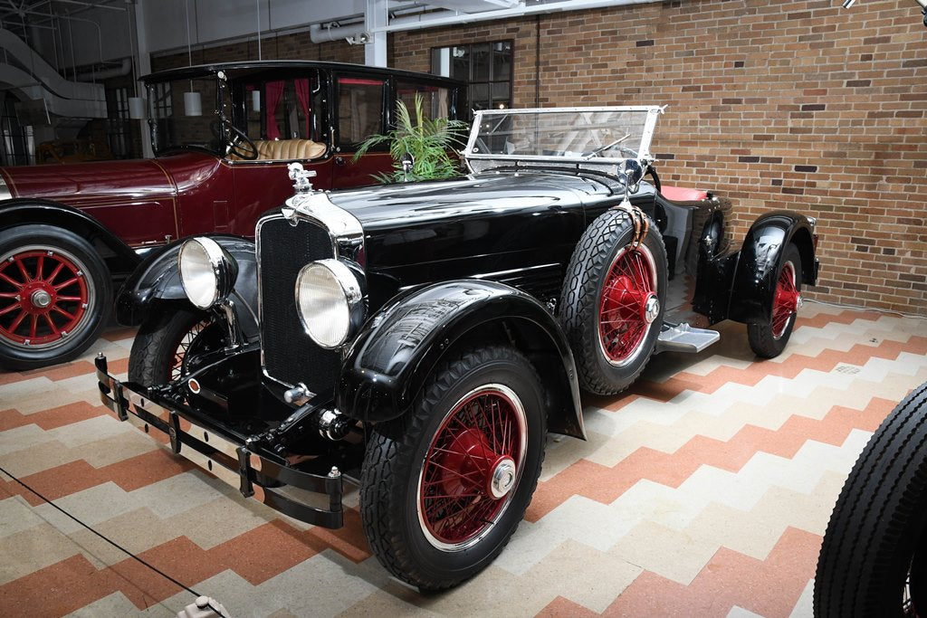 1928 Stutz Black Hawk Speedster 1:43 Scale