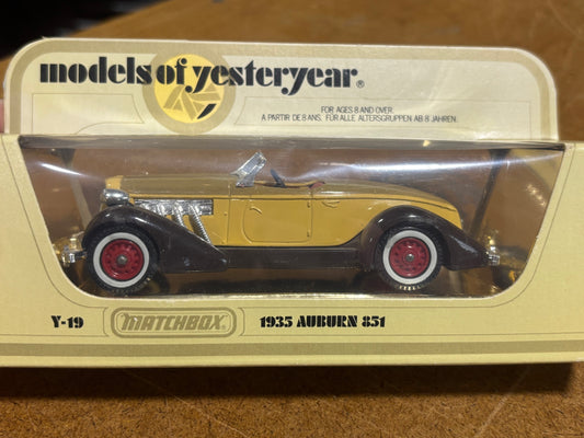 Models of Yesteryear - MATCHBOX 1935 Auburn 851 Y-19 yellow